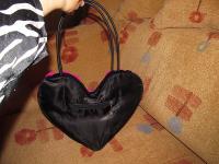  Продам сумочку-сердце 