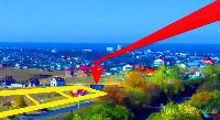 Великолепные участки с видом на море и город, рядом лес.
