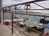 Сдаётся посуточно двухэтажый апартамент на берегу моря в бухте Казачья. 