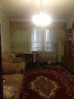 Продам 2-комнатную сталинку в центре 125000$