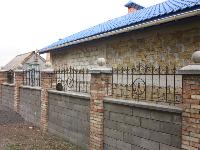 Продам дом с участком в центре
