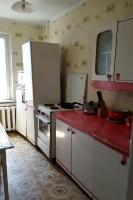 Продам 2 кк, 60 кв. м, Летчики, пр-т Октябрьской Революции 56,  4150000