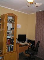 Продается 3 комн квартира  ПОР  40  9/9